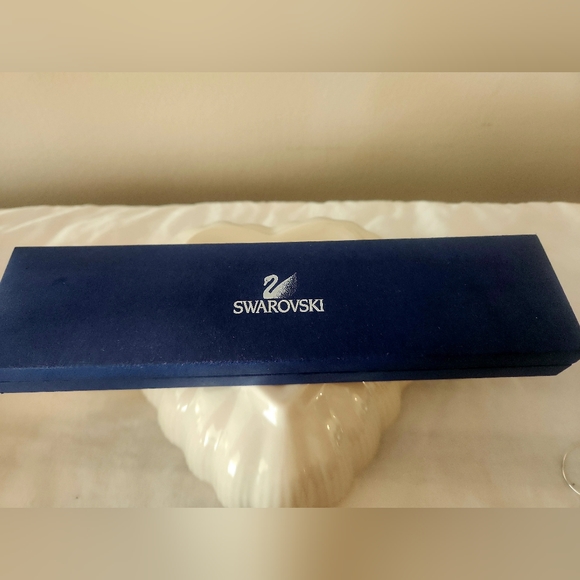 Swarovski Silver Pavé and Crystal Toggle Bracelet - Picture 2 of 8